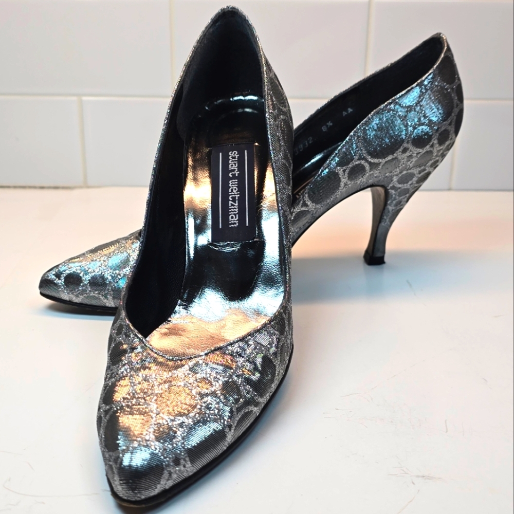 Stuart Weitzman Metallic Silver Pumps Circles 8.5US Shiny Vintage 2.5 Inch Heels